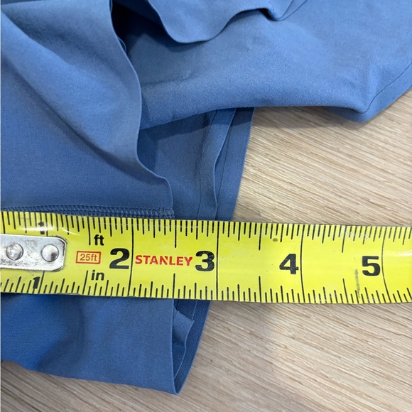 Lululemon Shake It Out High Rise Running Short 2.5 in Washed Denim - Picture 4 of 6